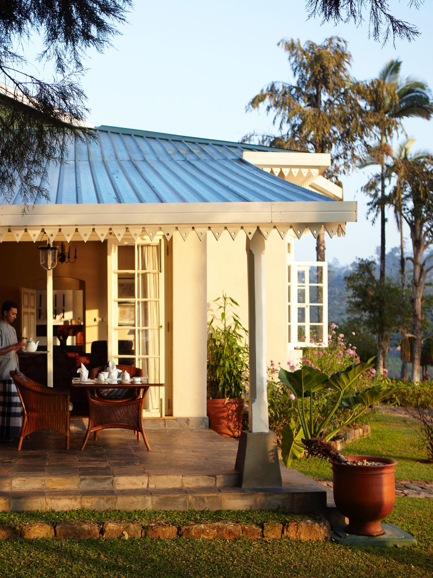 CYLON_TEA_TRAILS_Castlereagh-3-aspect-ratio-1033-1378