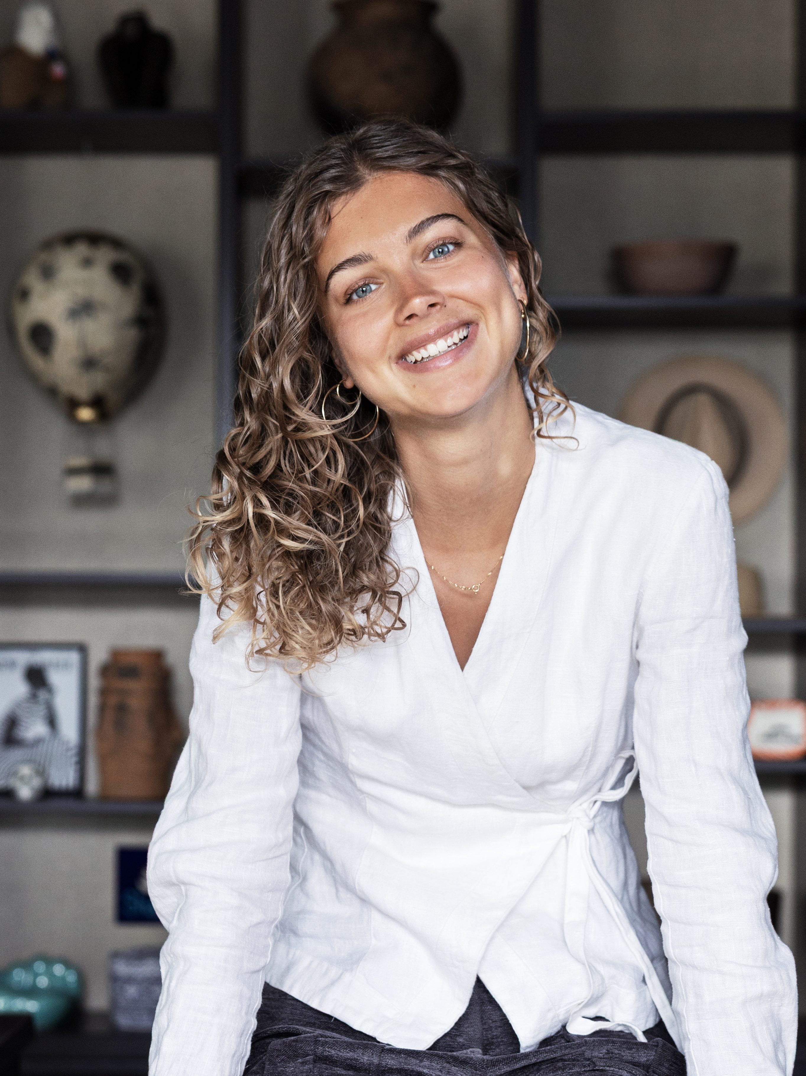 80days_maj250153-aspect-ratio-1033-1378