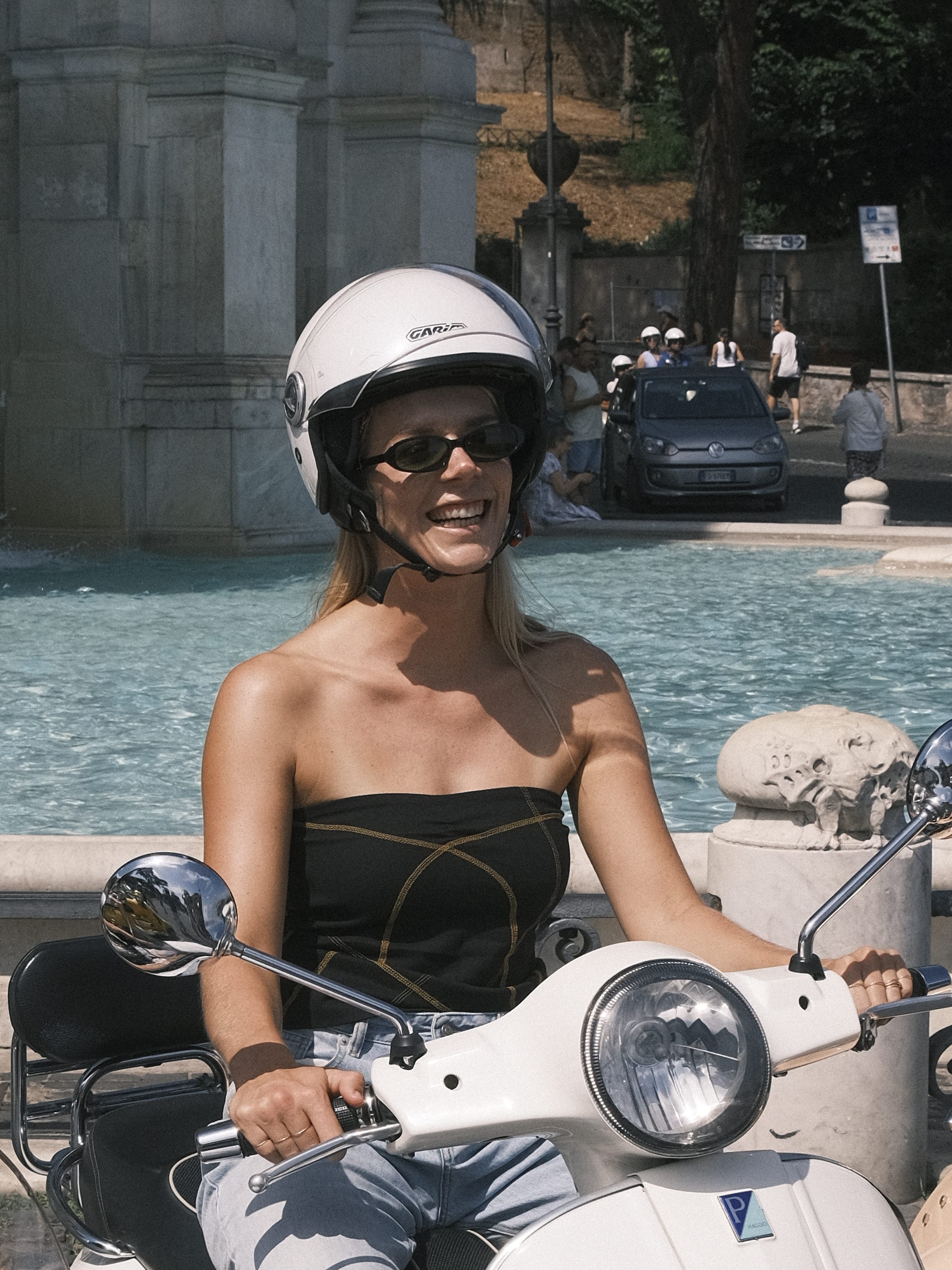 DSF2892-rotated-aspect-ratio-1033-1378